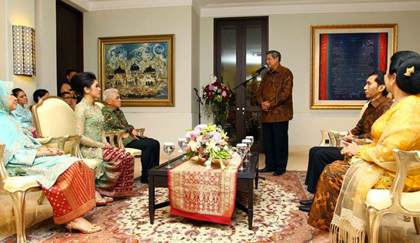 Contoh acara lamaran putera mantan presiden SBY