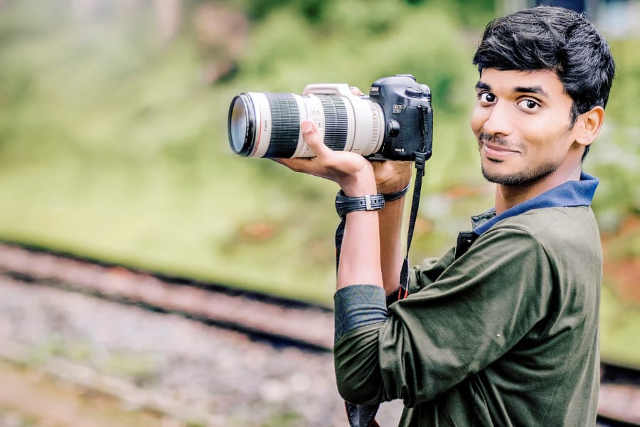 Pertimbangkan baik-baik fotografer yang akan digunakan, pilih yang sudah punya pengalaman dengan foto prewedding outdoor