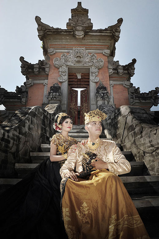Prewedding dengan tema Pura di Bali