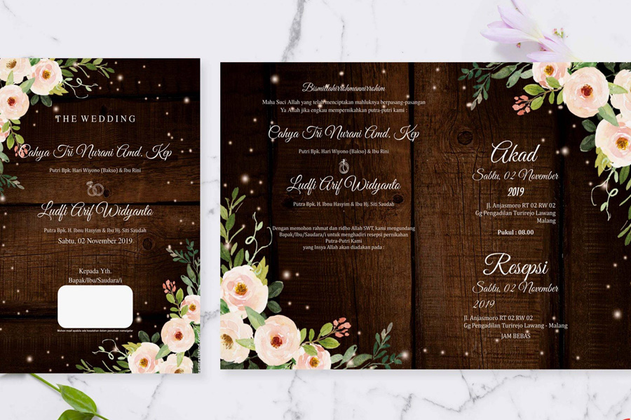 Contoh undangan pernikahan rustic motif kayu